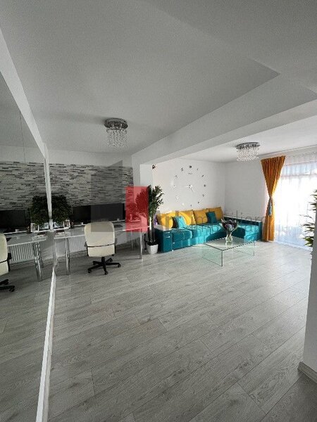 Chiajna apartament 3 camere cu terasa si curte, spatiu  comercial, loc parcare