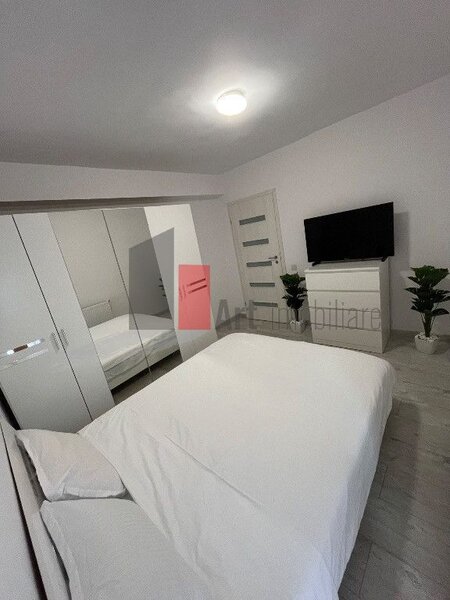 Chiajna apartament 3 camere cu terasa si curte, spatiu  comercial, loc parcare